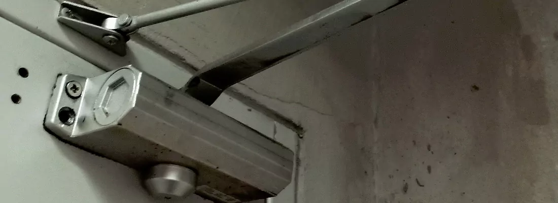 Door Closer Adjustment in Saguenay, QC