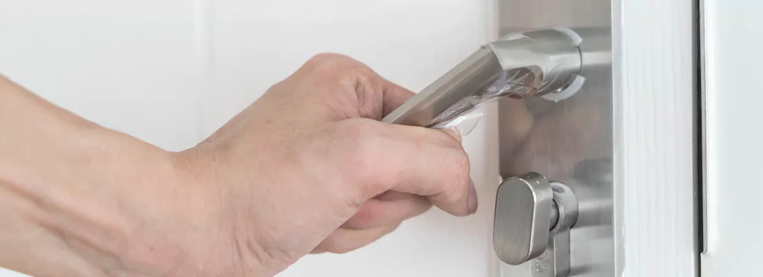 Expert Garage Door Opener Repair and Installation in Saguenay, QC