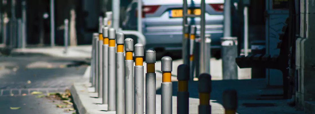 Safe and Convenient Retractable Barrier Column Systems for Properties in Saguenay, QC